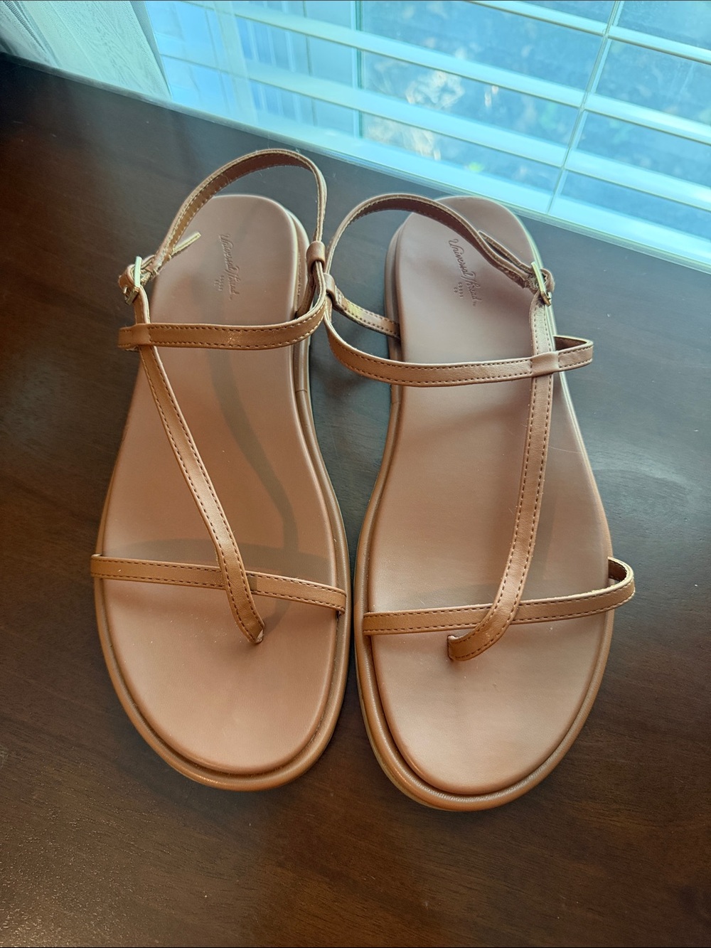 Universal Thread Tan T-Strap Leather Sandals